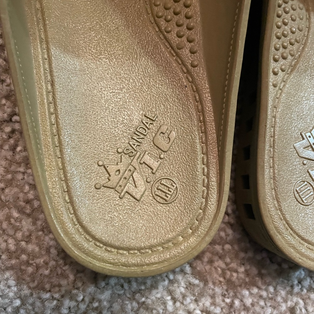 Sandals - Picture 3 of 7